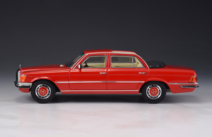 1/43 GLM Mercedes-Benz W116 Landaulet 1973-1979 Red GLM207701 